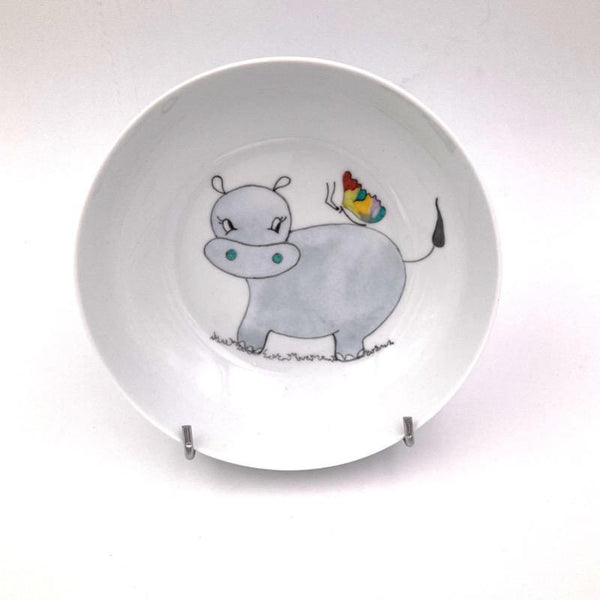 Assiette creuse en porcelaine peinte à la main Ô l'hippo papillon - Assiette, Assiette enfant - Peint main Paris