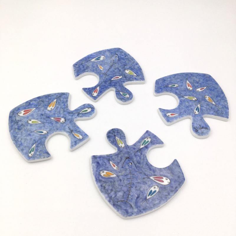 Dessous de plat en porcelaine Puzzle Evasion Poissons dans l'eau - Accessoire de table, Dessous de plat - Peint main Paris
